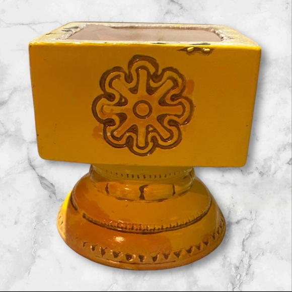 Four inch tall planter golden yellow - Picture 1 of 5